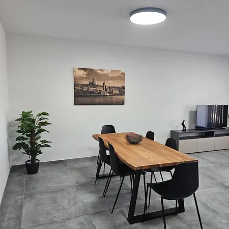 Stylish Modern Apartment.5 Gzira